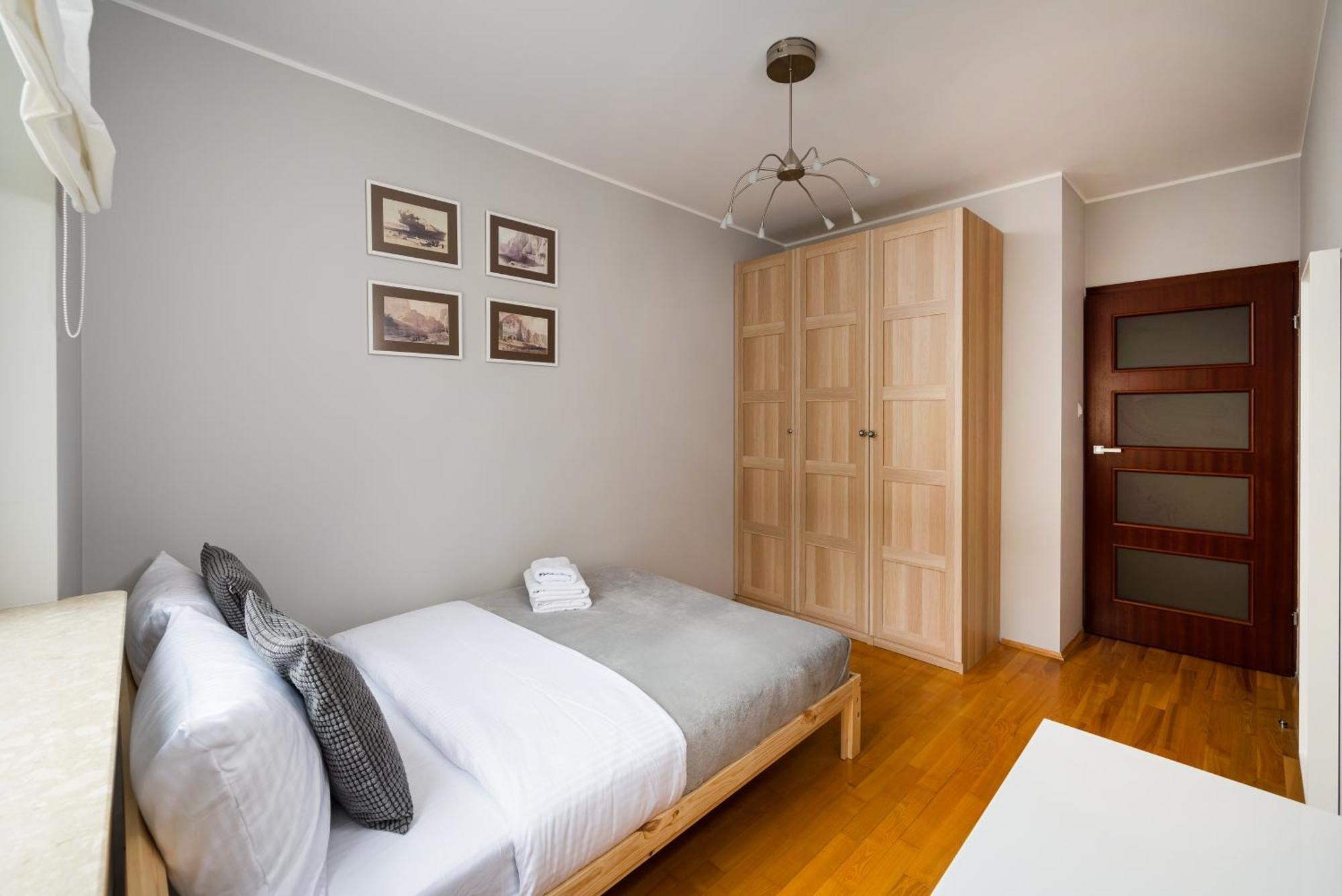 Metro Ksiecia Janusza Cosy Apartment Varsavia Esterno foto